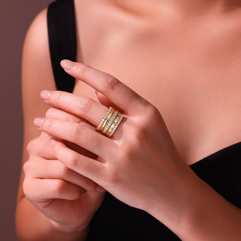 Gold Ring - A Fashionable Men's And Women's Ring And Jewelry Piece Set