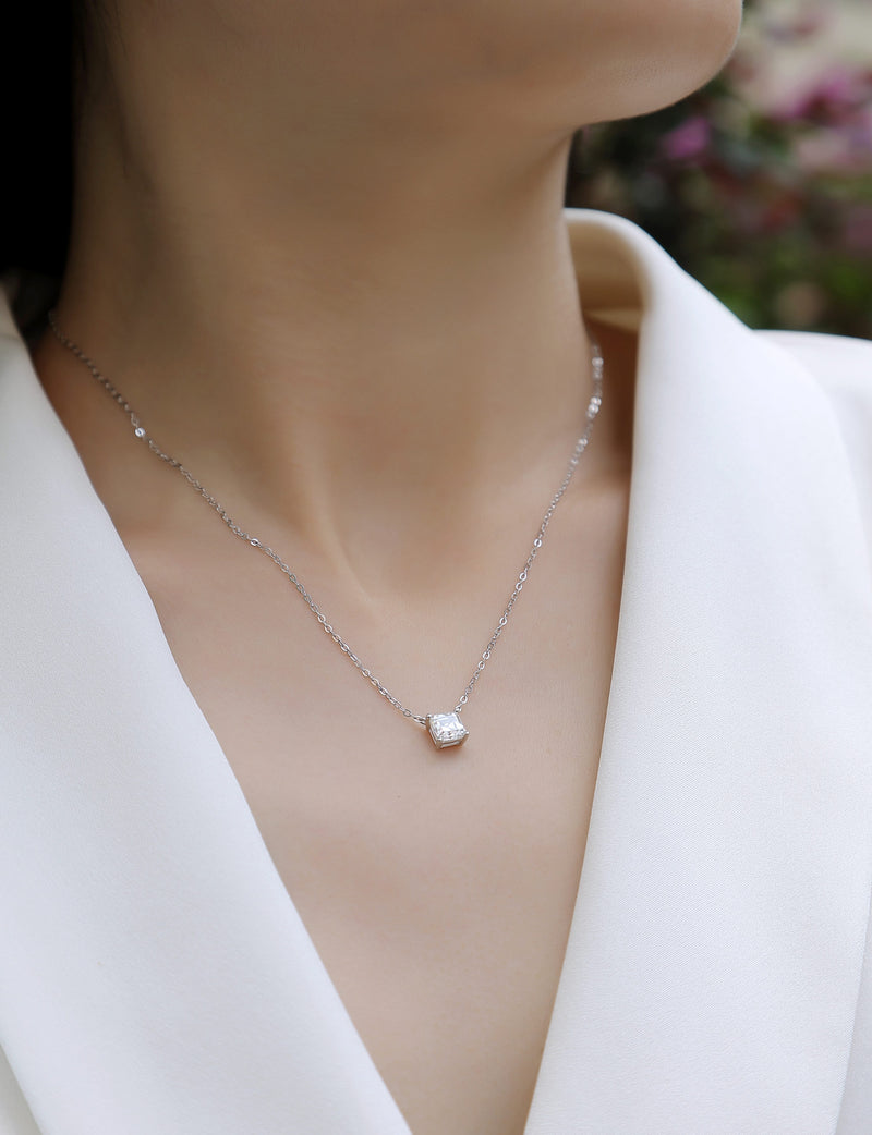 Eternal - A Fashionable And Luxurious Diamond Jewelry Pendant Set