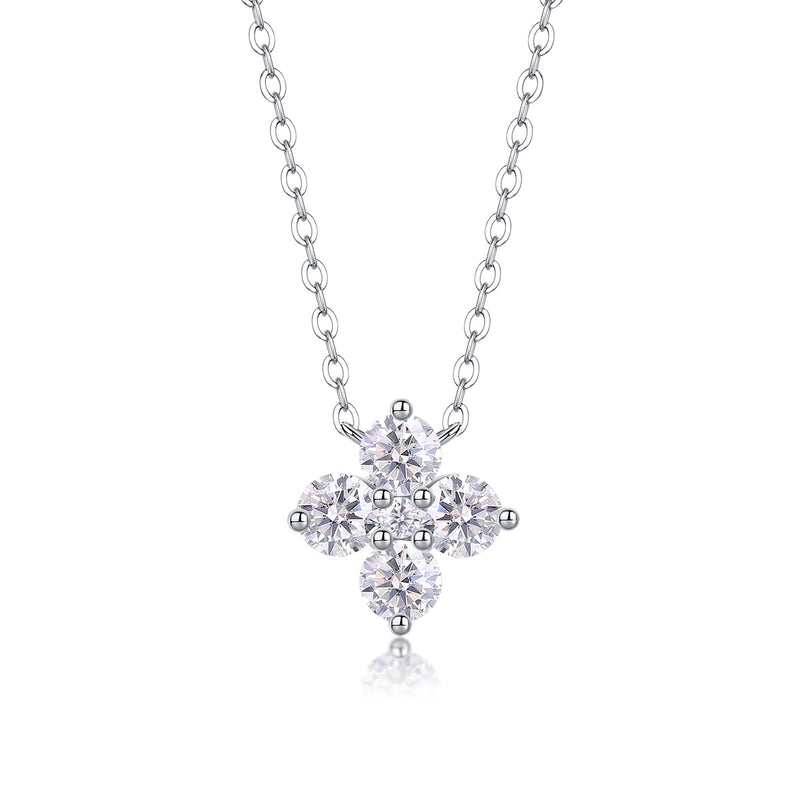 Lucky Four-leaf Clover - A Fashionable And Luxurious Diamond Jewelry Pendant Set