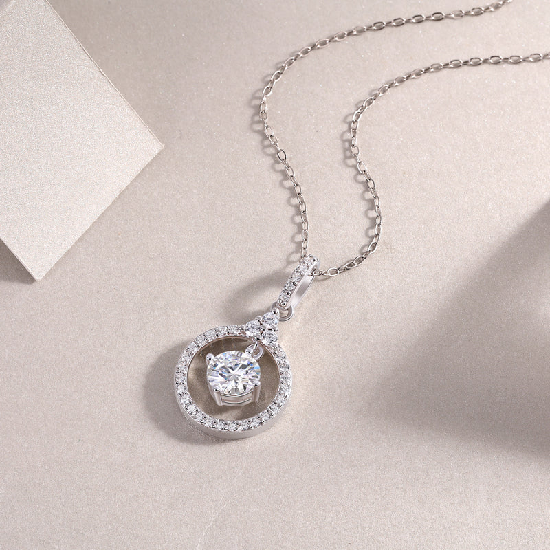 Love Ring - A Fashionable And Luxurious Diamond Jewelry Pendant Set