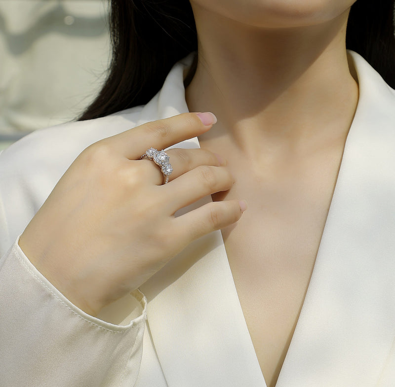 Human Warmth - A Fashionable And Luxurious Jewelry Piece Set