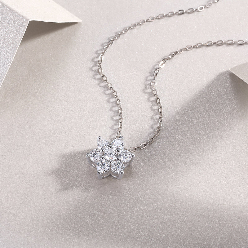 Snowflakes Fluttering - A Fashionable And Luxurious Diamond Jewelry Pendant Set