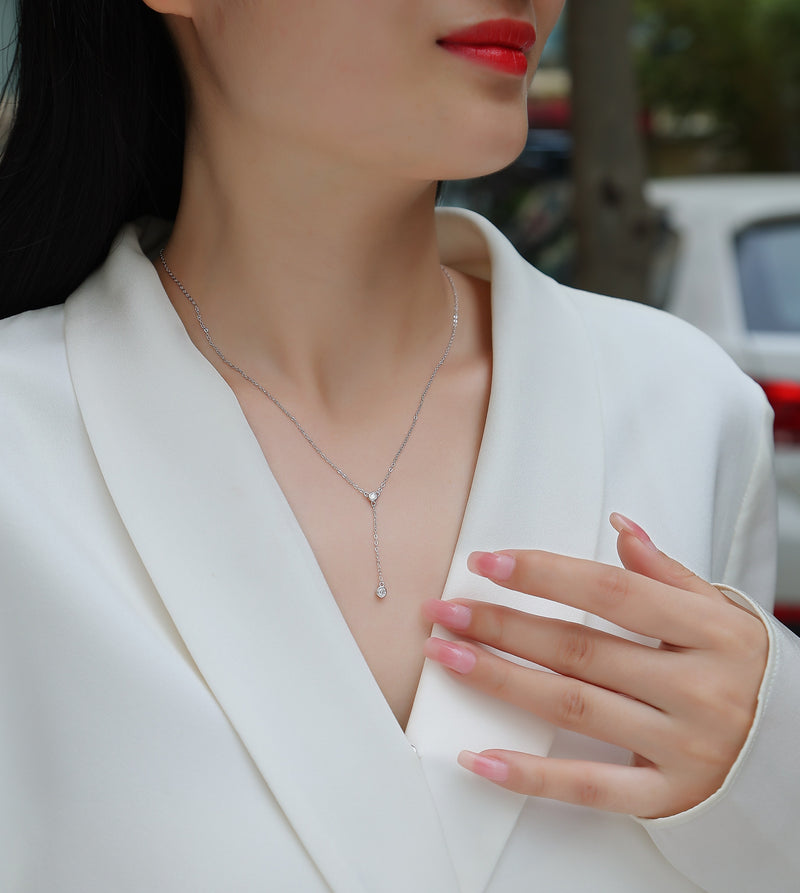 Tassel - A Fashionable And Luxurious Diamond Jewelry Pendant Set