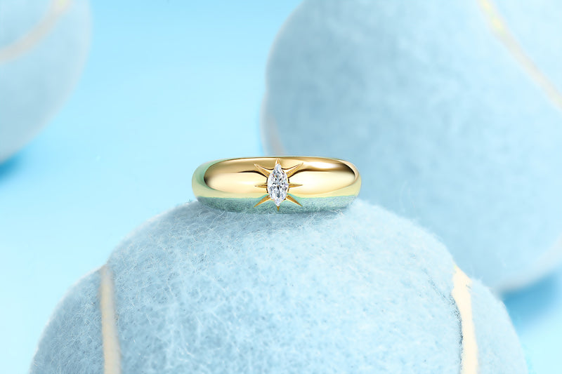 Eight-prong Radiance - A Fashionable And Luxurious Jewelry Piece Set