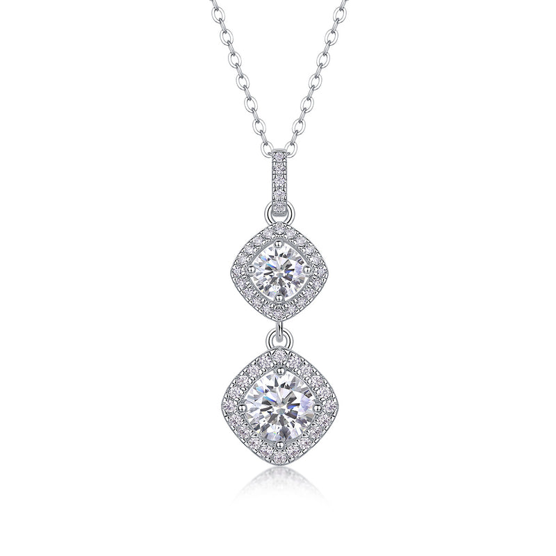 Snowy Wonderland - A Fashionable And Luxurious Diamond Jewelry Pendant Set