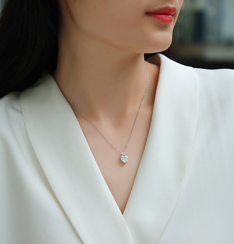 Ripple Fantasy - A Fashionable And Luxurious Diamond Jewelry Pendant Set