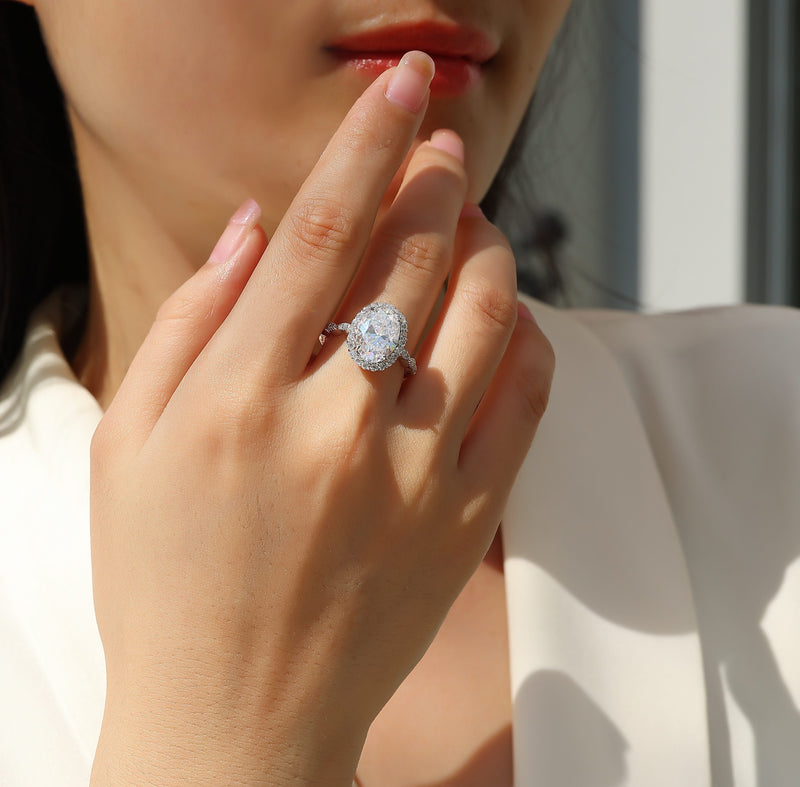 Bright Moon - A Fashionable Diamond Jewelry Piece Set