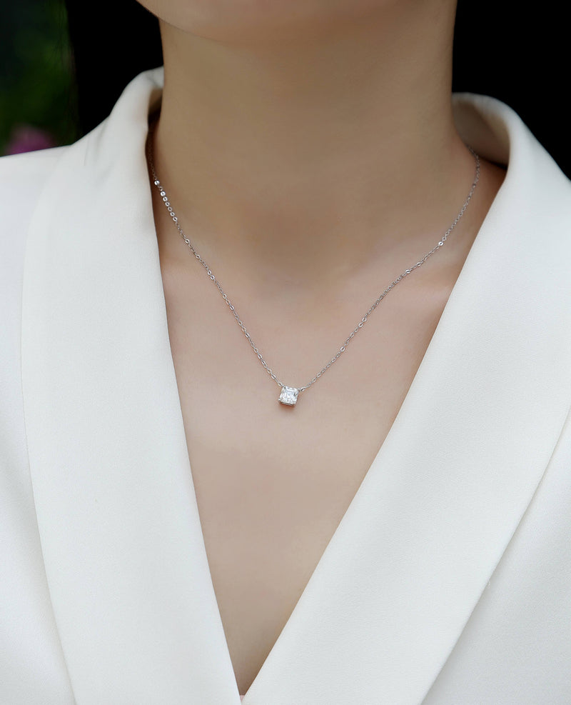 Eternal - A Fashionable And Luxurious Diamond Jewelry Pendant Set
