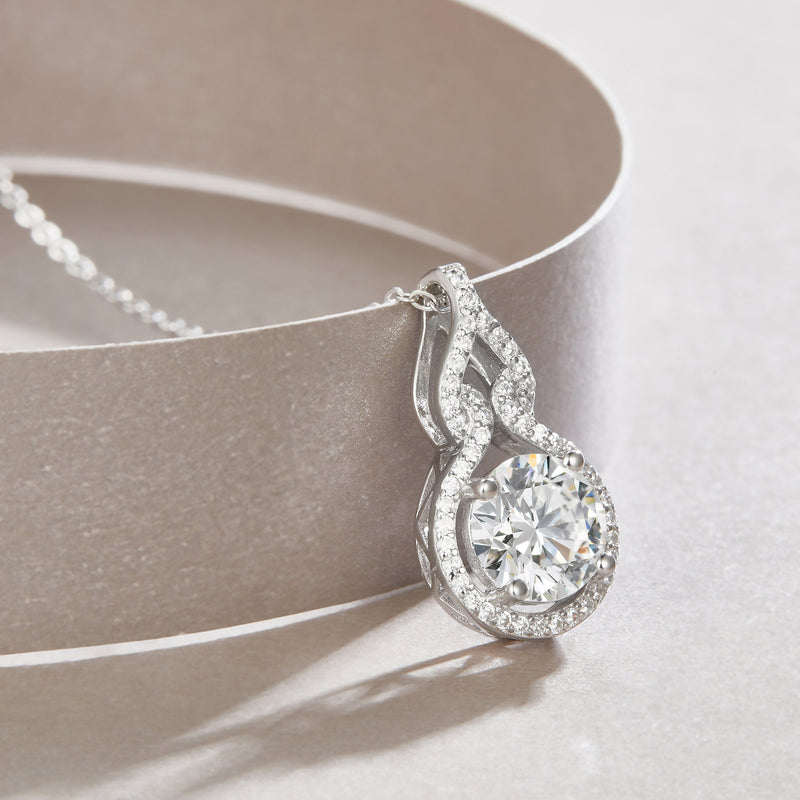 Curve - A Fashionable And Luxurious Diamond Jewelry Pendant Set