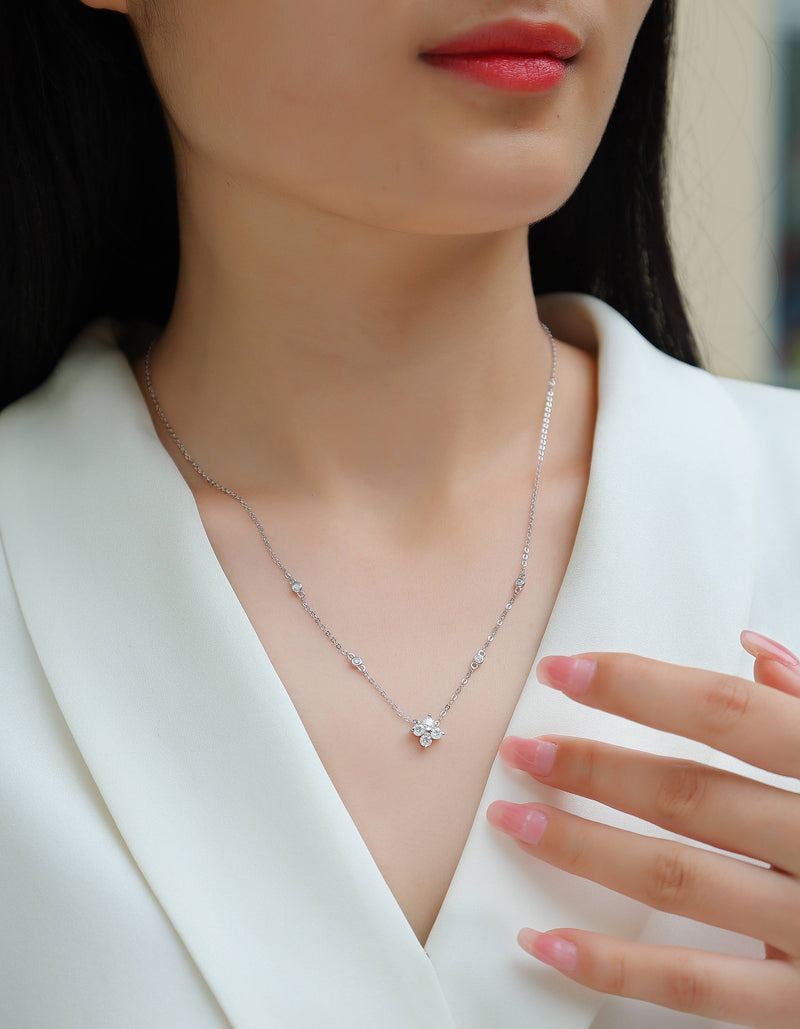 Radiant Star - A Fashionable And Luxurious Diamond Jewelry Pendant Set