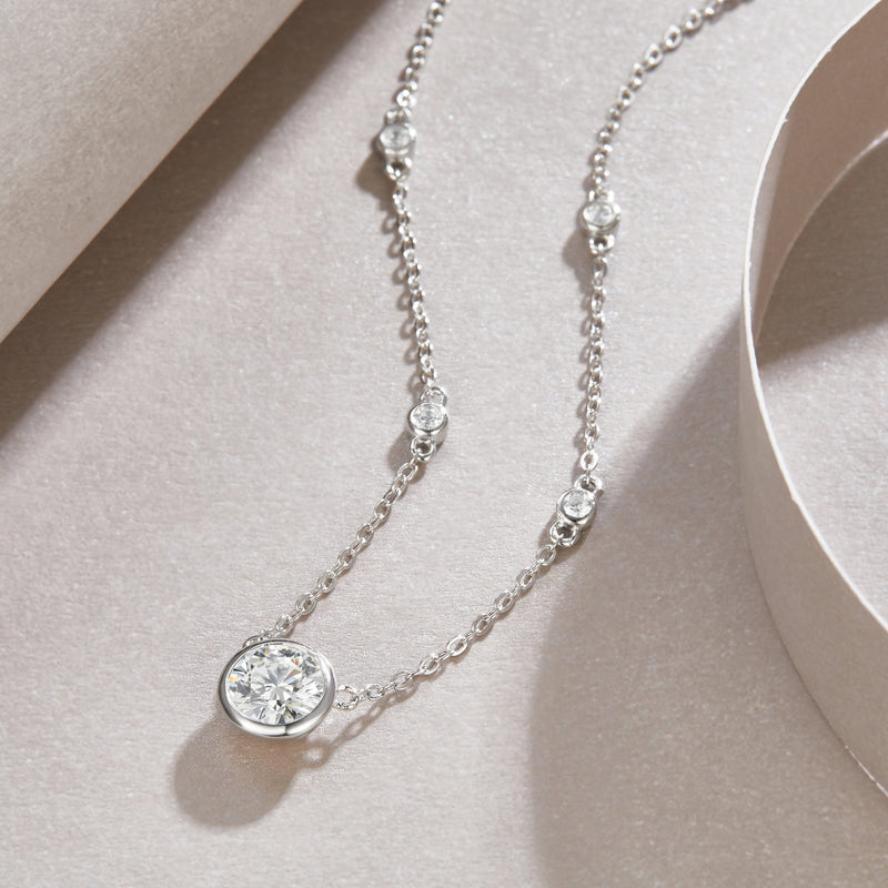 Natural Reverie - A Fashionable And Luxurious Diamond Jewelry Pendant Set