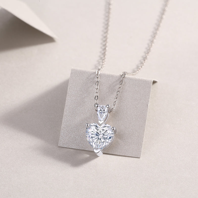 The Beloved Of The Heart - A Fashionable And Luxurious Diamond Jewelry Pendant Set