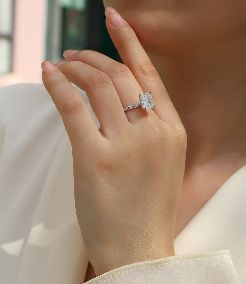 Chasing Light - A Fashionable Diamond Jewelry Piece Set