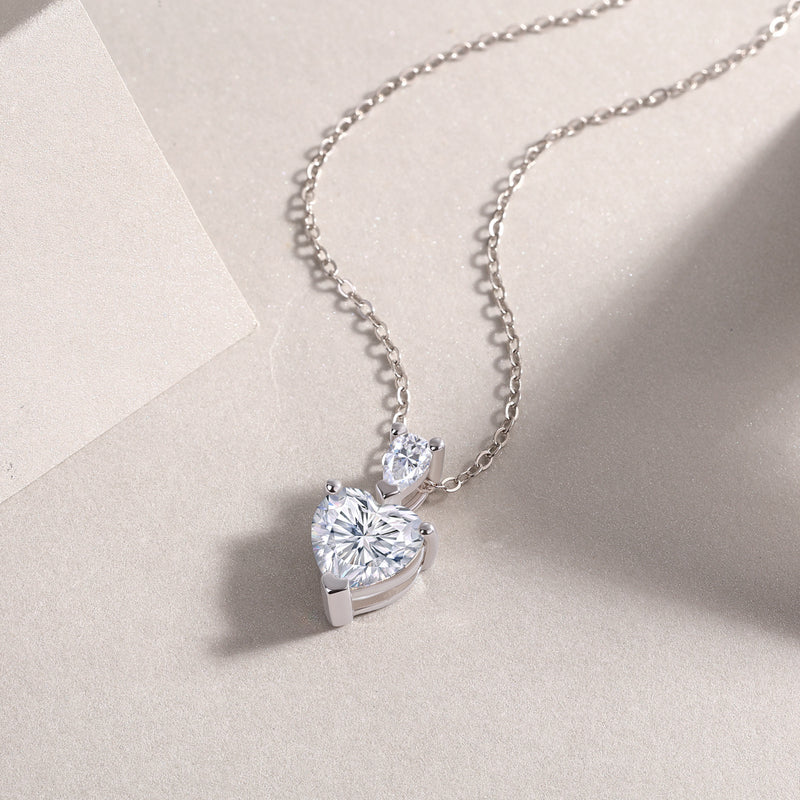 The Beloved Of The Heart - A Fashionable And Luxurious Diamond Jewelry Pendant Set