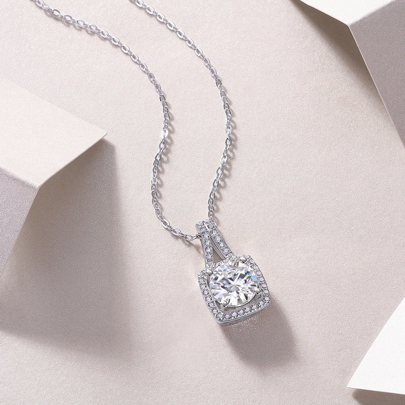 Small Square Diamond - A Fashionable And Luxurious Diamond Jewelry Piece Set