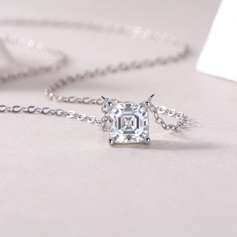 Eternal - A Fashionable And Luxurious Diamond Jewelry Pendant Set