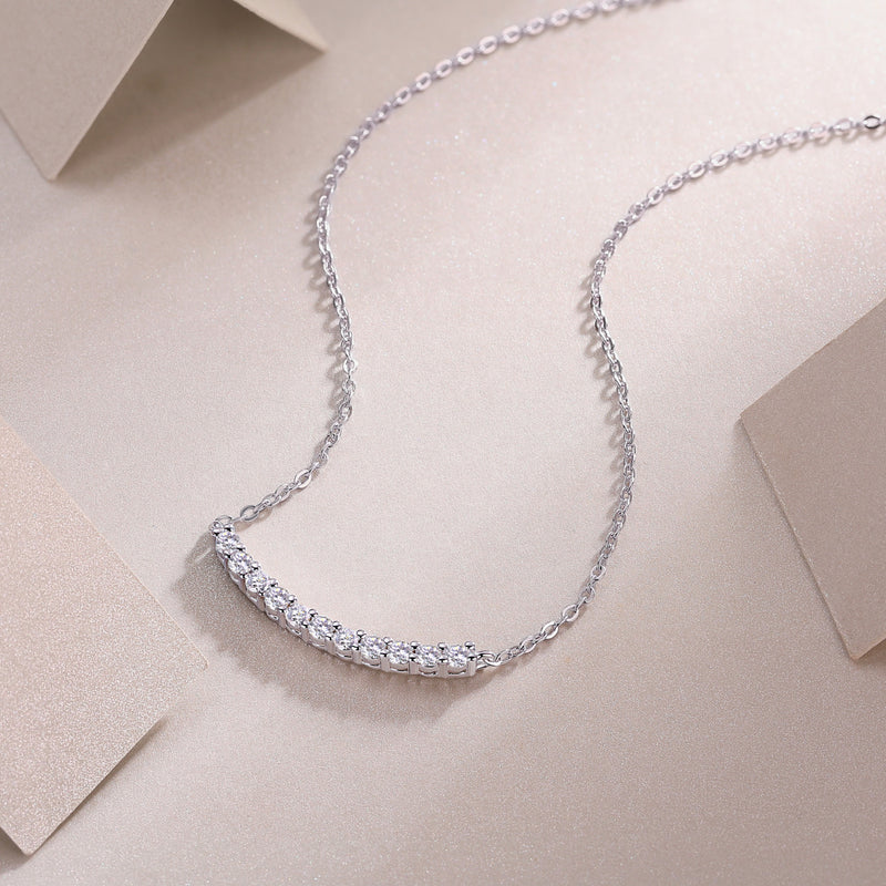 Relaxed Feel - A Fashionable And Luxurious Diamond Jewelry Pendant Set