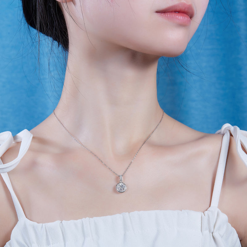 Dark Night Elf - A Fashionable And Luxurious Diamond Jewelry Pendant Set
