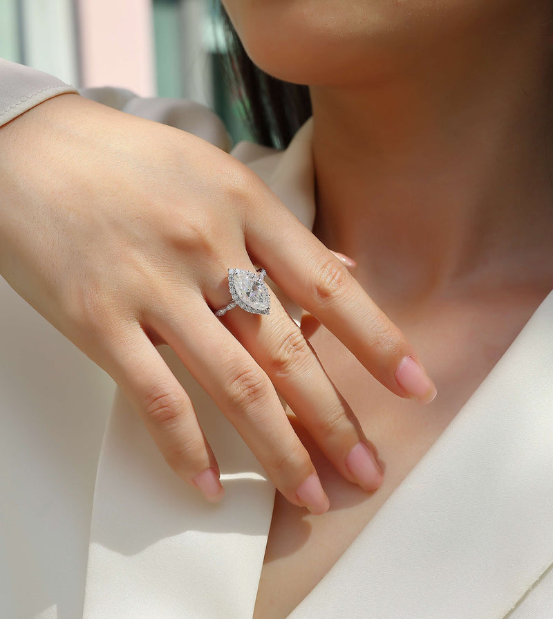 The Realm Of Delight - A Fashionable Diamond Jewelry Piece Set