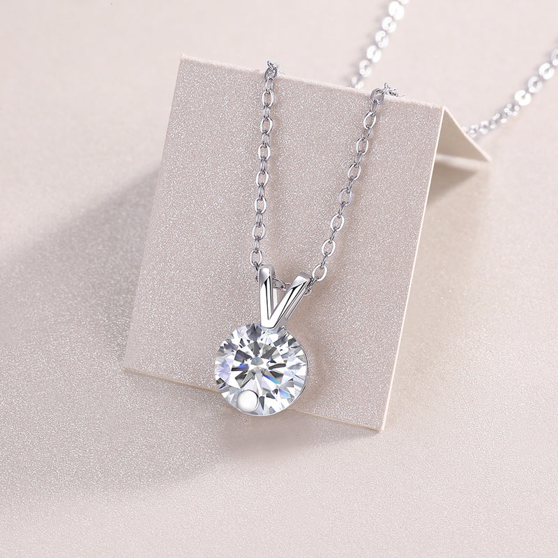 V-shaped - A Fashionable And Luxurious Diamond Jewelry Piece Set