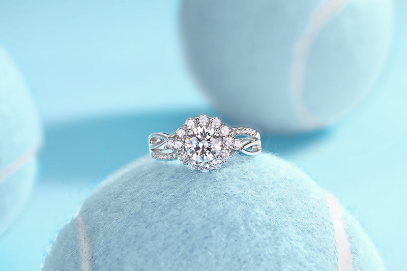 Snow Lotus - A Fashionable And Luxurious Jewelry Piece Set