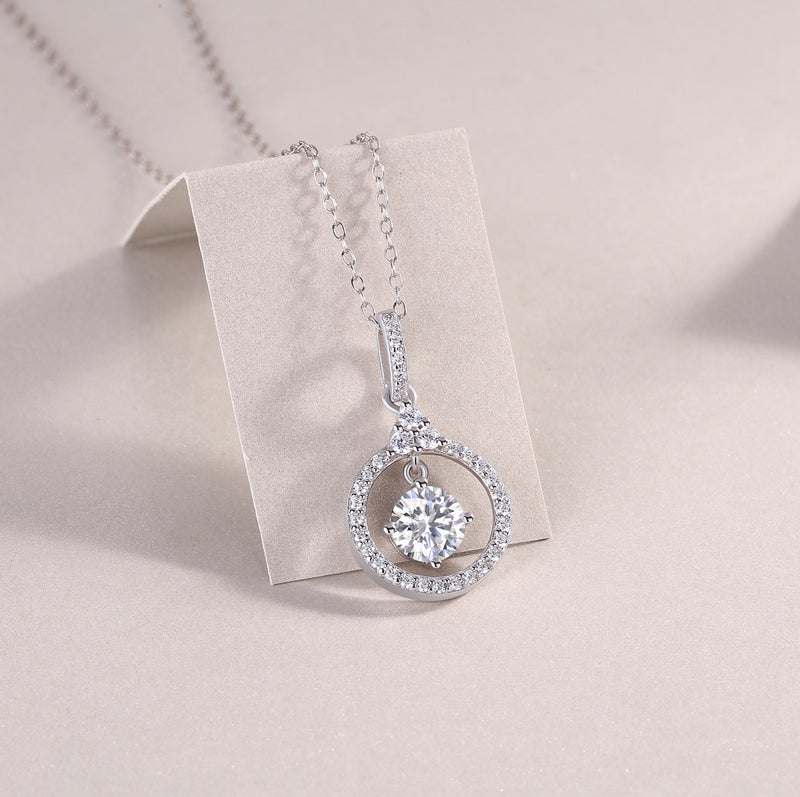 Love Ring - A Fashionable And Luxurious Diamond Jewelry Pendant Set