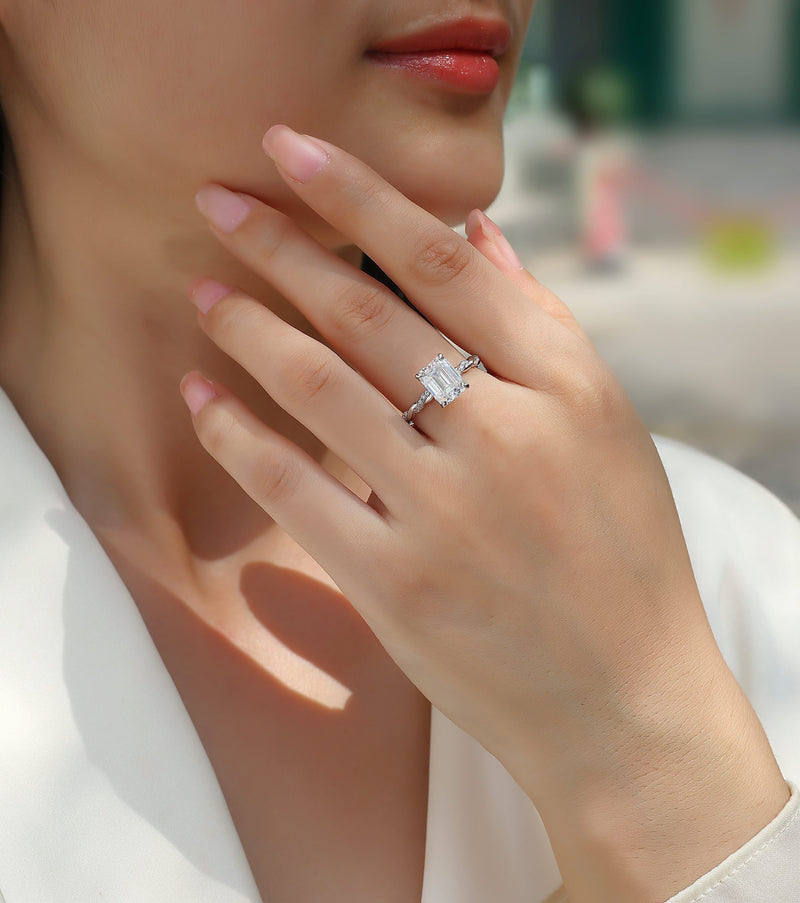 Chasing Light - A Fashionable Diamond Jewelry Piece Set