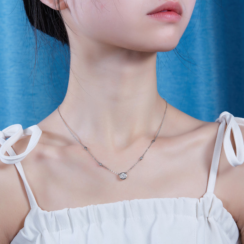 Natural Reverie - A Fashionable And Luxurious Diamond Jewelry Pendant Set