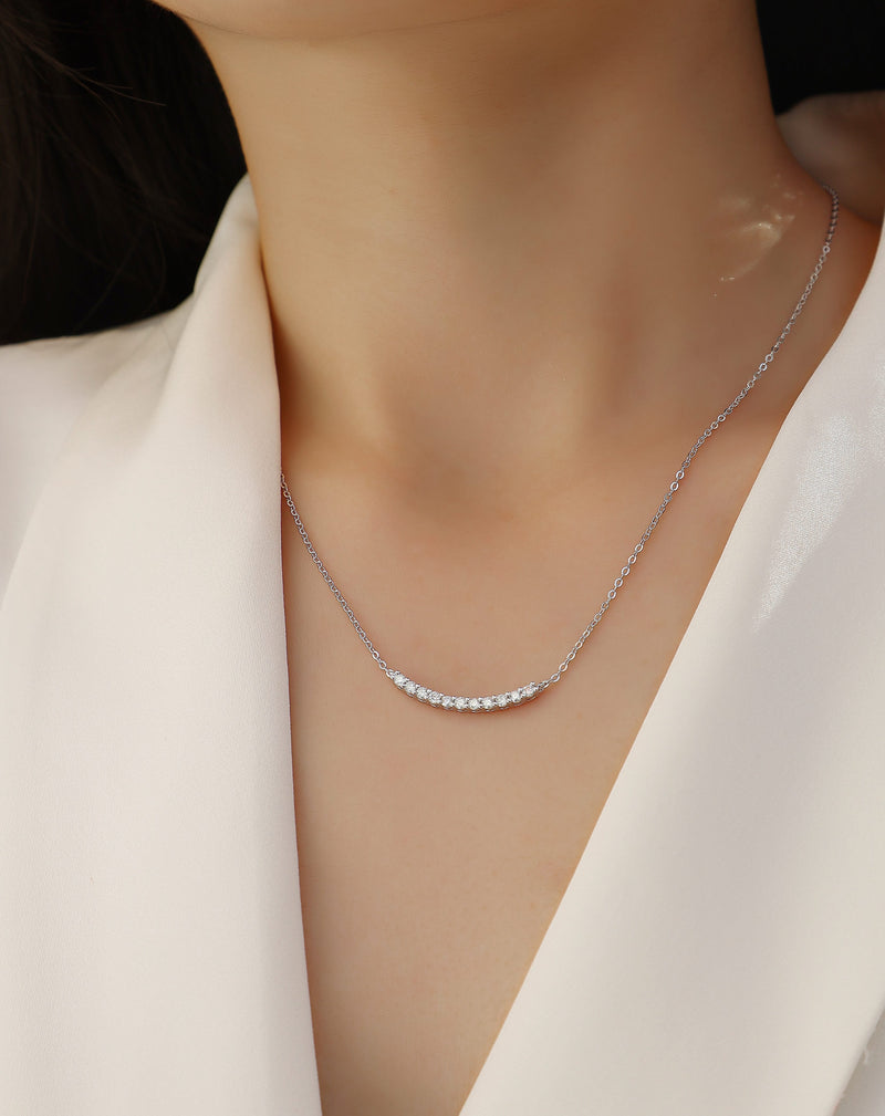 Relaxed Feel - A Fashionable And Luxurious Diamond Jewelry Pendant Set