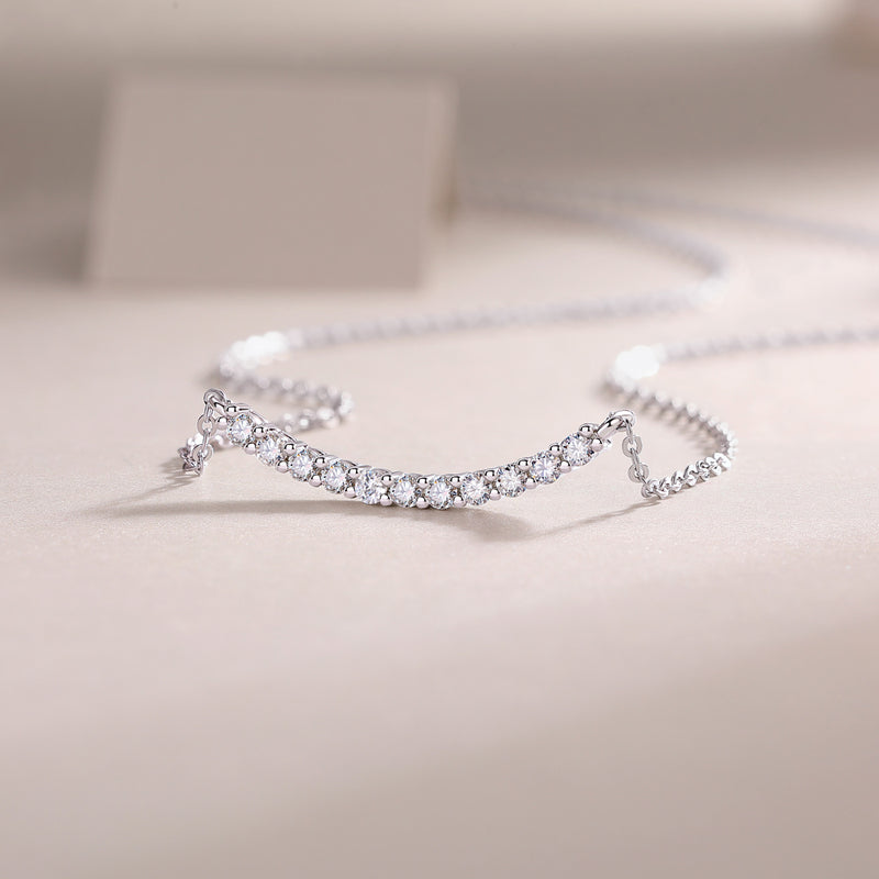 Relaxed Feel - A Fashionable And Luxurious Diamond Jewelry Pendant Set