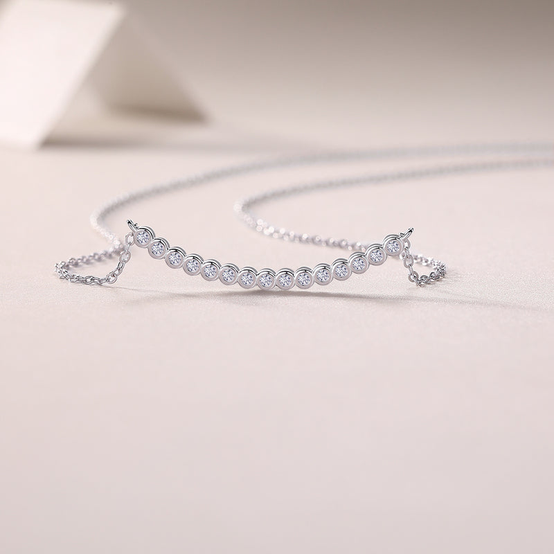 Floating World - Fashionable And Luxurious Diamond Jewelry Pendant Set