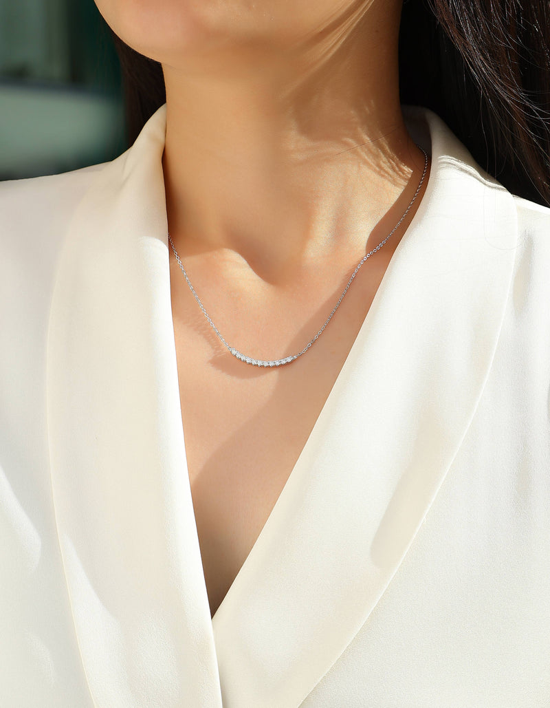 Relaxed Feel - A Fashionable And Luxurious Diamond Jewelry Pendant Set