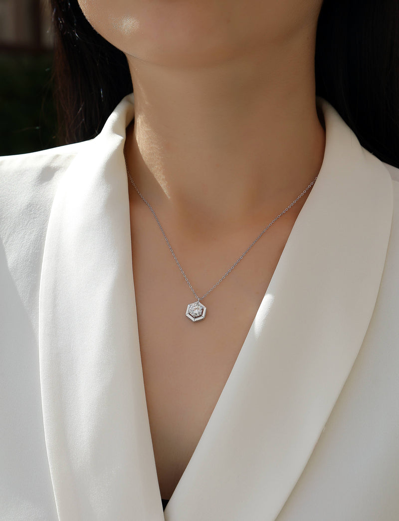 Geometric - A Fashionable And Luxurious Diamond Jewelry Pendant Set