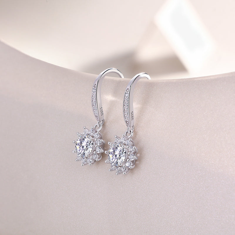 Qingcheng - A Fashionable And Luxurious Diamond Jewelry Accessory Set