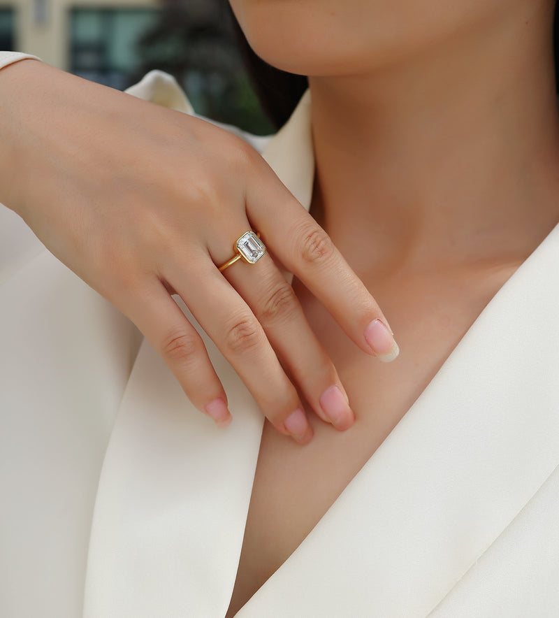 Pagoda - A Fashionable Diamond Jewelry Piece Set