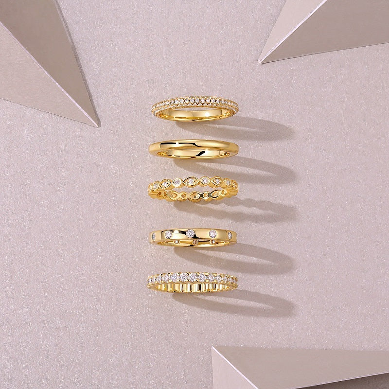 Gold Ring - A Fashionable Men's And Women's Ring And Jewelry Piece Set
