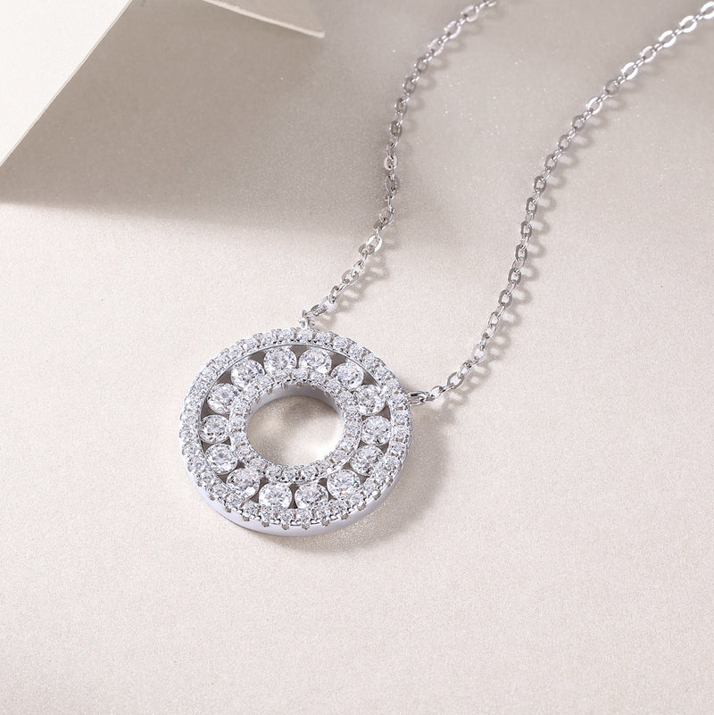 Reciprocating - A Fashionable And Luxurious Diamond Jewelry Pendant Set