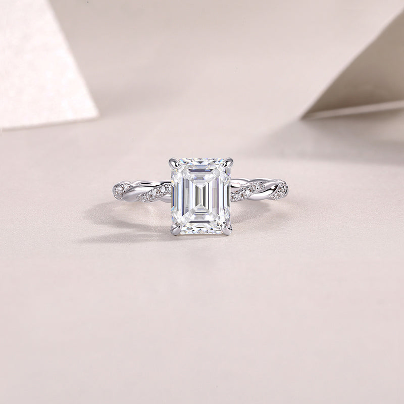 Chasing Light - A Fashionable Diamond Jewelry Piece Set