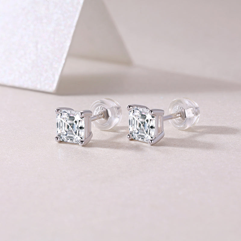 Unrestrained - A Fashionable And Luxurious Diamond Jewelry Piece Set