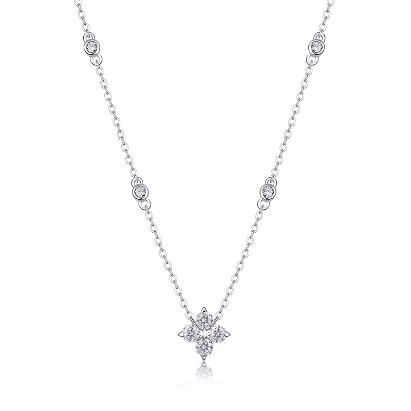 Sweetheart Halo - A Fashionable And Luxurious Diamond Jewelry Pendant Set