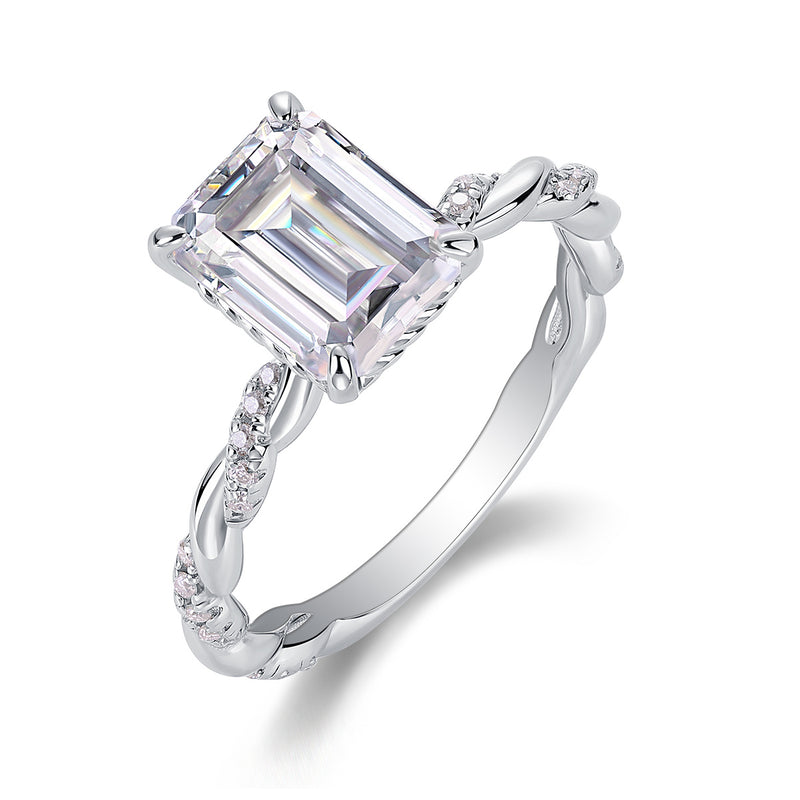 Chasing Light - A Fashionable Diamond Jewelry Piece Set