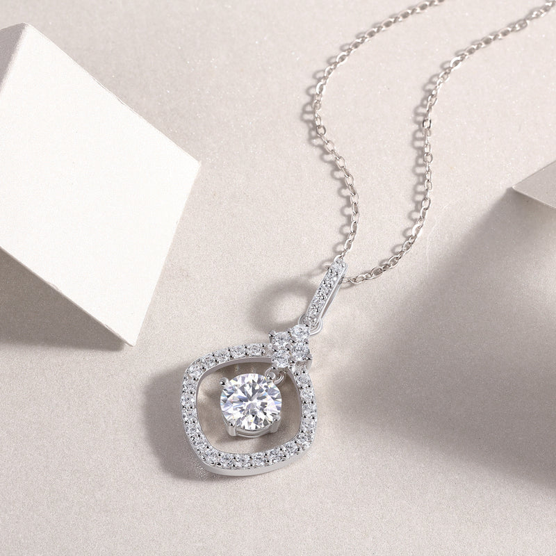 Starlight Heart-to-Heart - A Fashionable And Luxurious Diamond Jewelry Pendant Set