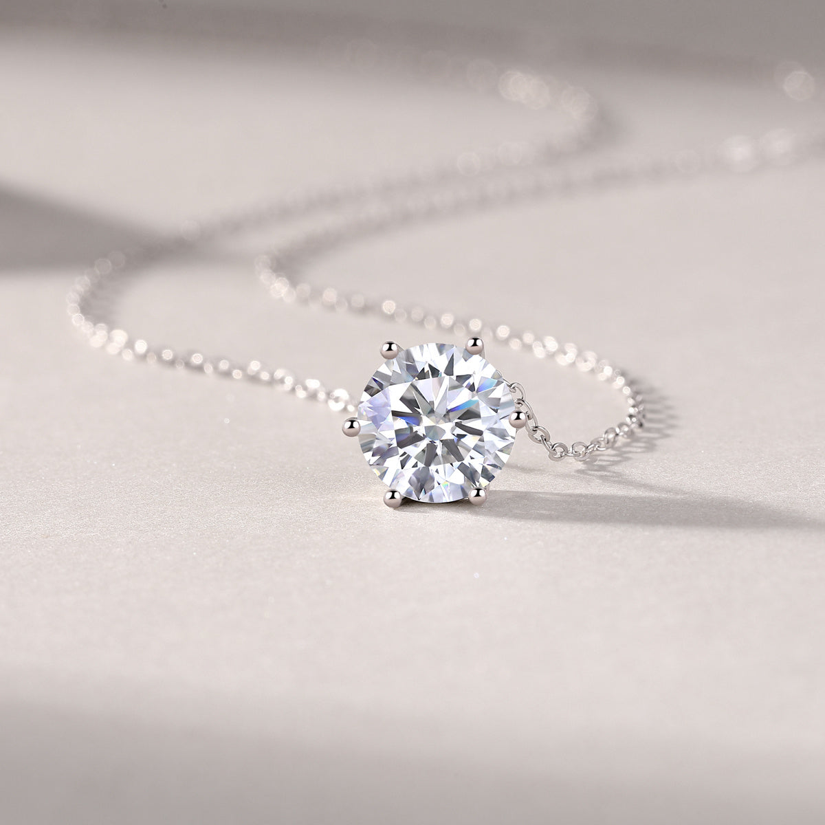 Afternoon Rose - A Fashionable And Luxurious Diamond Jewelry Pendant Set