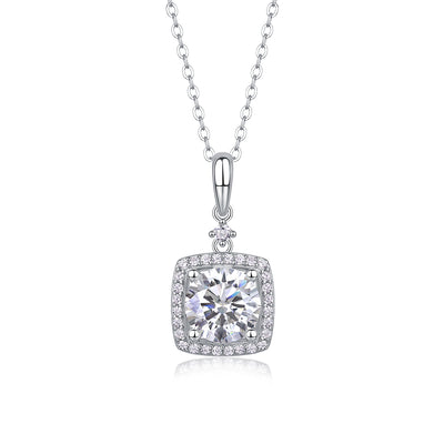 Innocence - A Fashionable And Luxurious Diamond Jewelry Piece Set