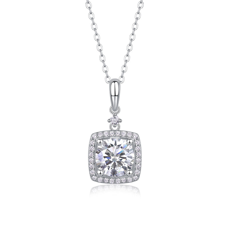 Innocence - A Fashionable And Luxurious Diamond Jewelry Piece Set
