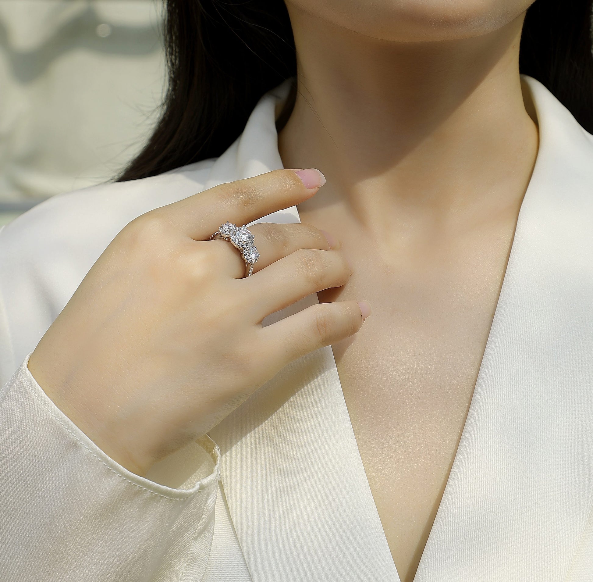 Human Warmth - A Fashionable And Luxurious Jewelry Piece Set
