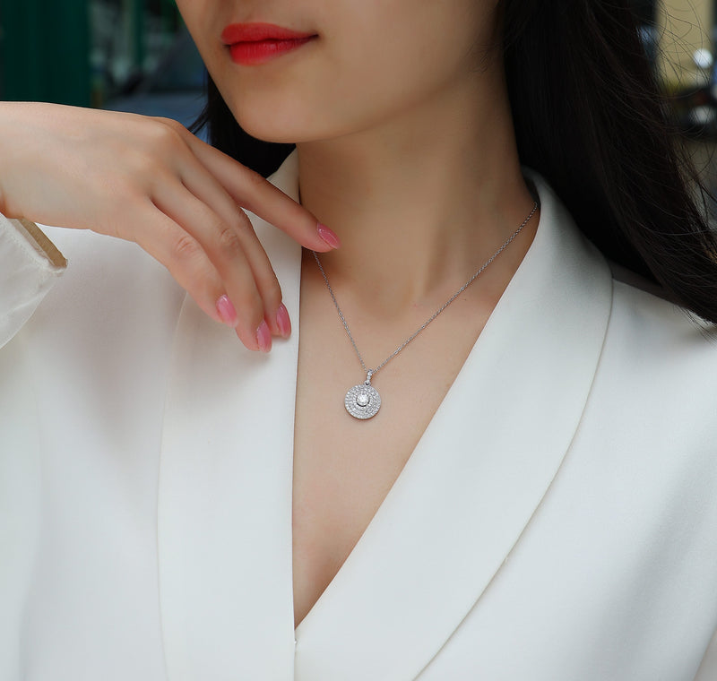 White Dune - A Fashionable And Luxurious Diamond Jewelry Pendant Set