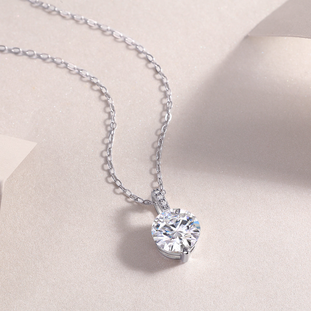 A Lifetime Of Brilliance - A Fashionable And Luxurious Diamond Jewelry Pendant Set