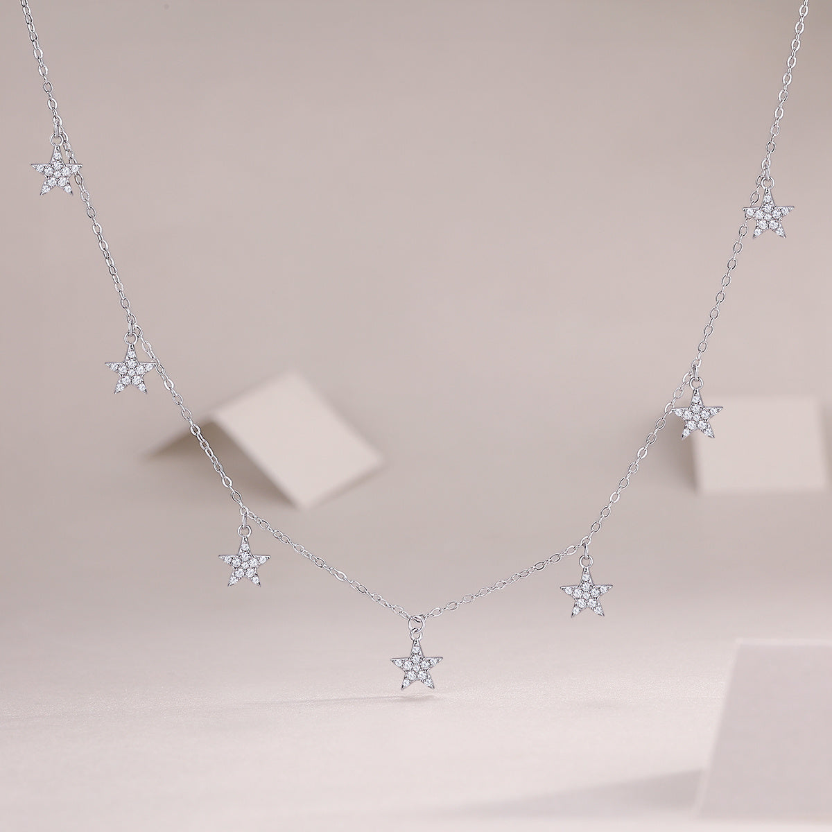 Star Love - A Fashionable And Luxurious Diamond Jewelry Pendant Set