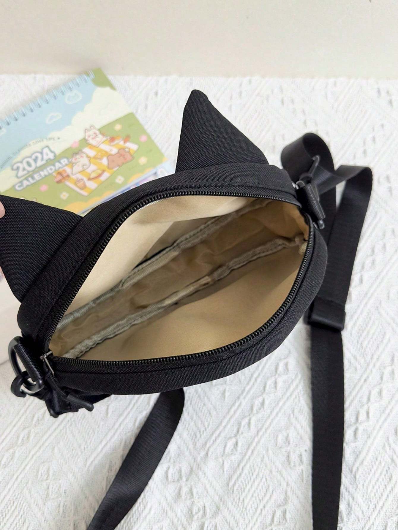 New Cute Cartoon Shoulder Bag Big Eyed Black Cat Messenger Bag For Women